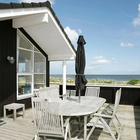 6 Person Holiday In S By *