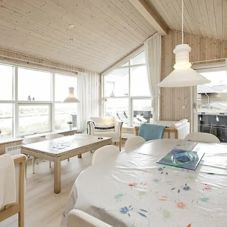 6 Person Holiday In S By *